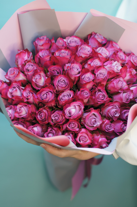 75 фиолетовых роз (Эквадор)