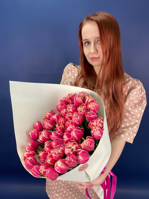 51 пионовидный розовый тюльпан