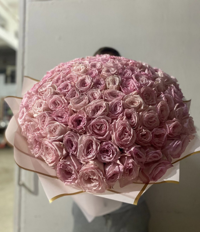 Огромный букет ароматных роз Пинк О