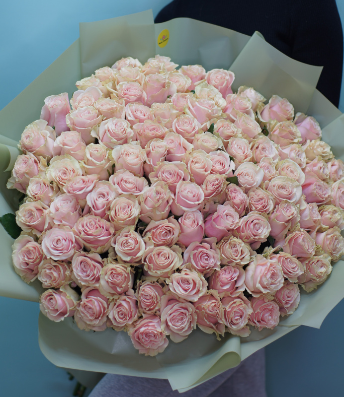 101 розовая роза (Эквадор)