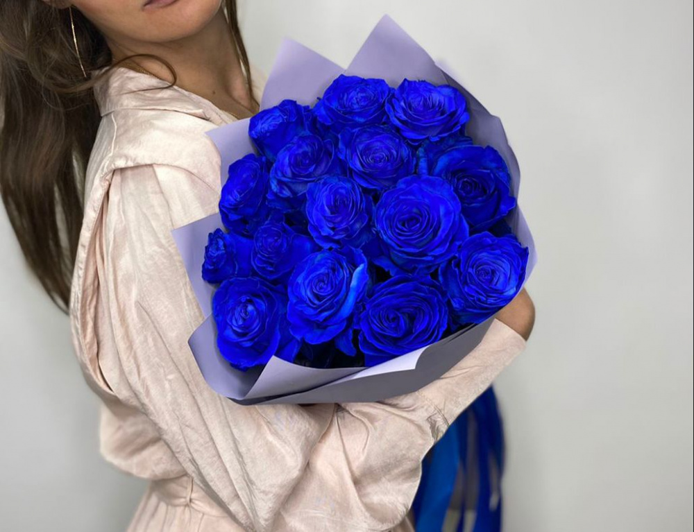15 синих роз