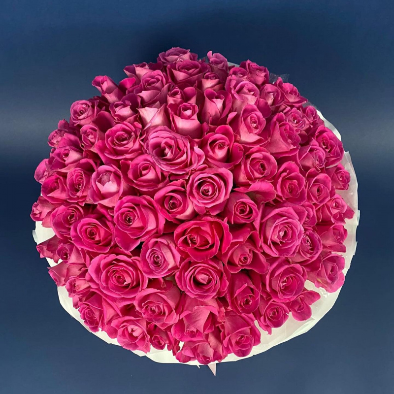 Средняя коробка с розовыми розами