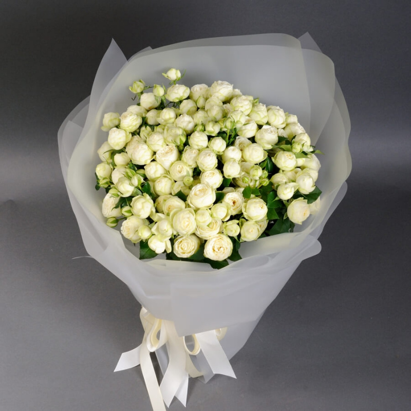 Букет из 15 белых пионовидных кустовых роз