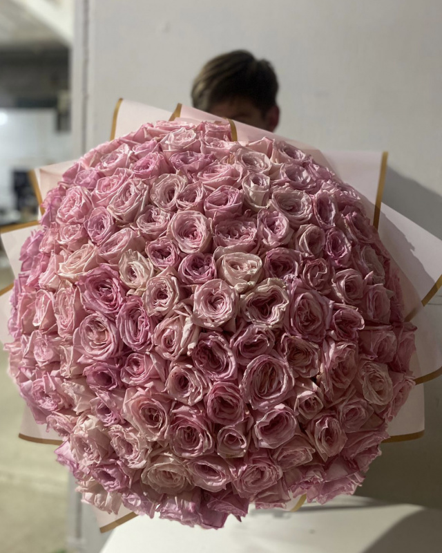 Огромный букет ароматных роз Пинк О