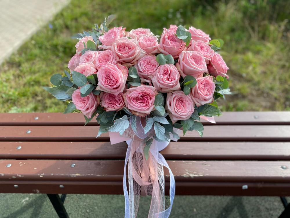 Розовые ароматные розы Пинк О