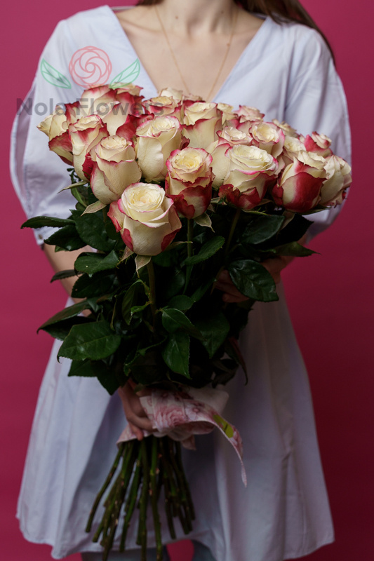 15 роз Свитнесс (Эквадор)