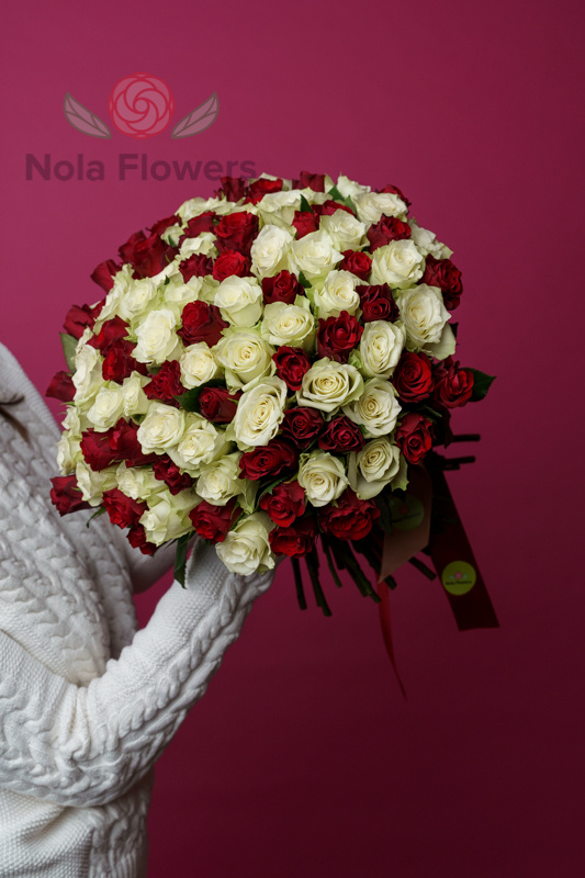 101 красная и белая роза (Кения)