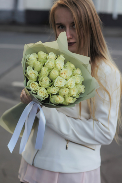 25 белых роз (Кения)