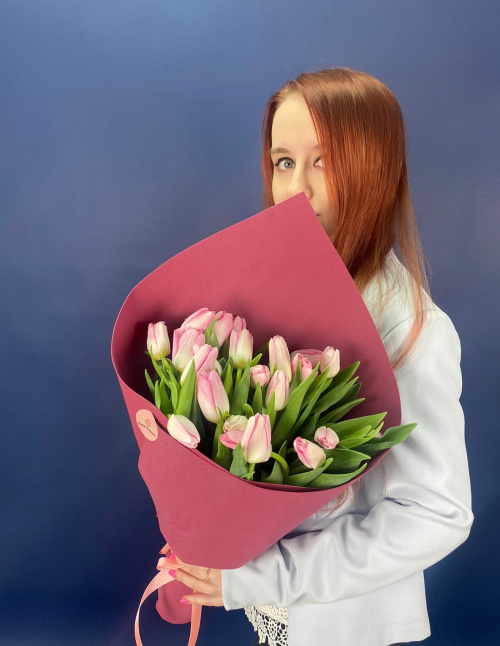 25 розовых тюльпанов