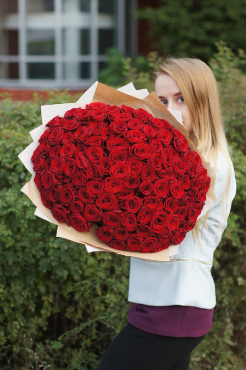 101 красная роза