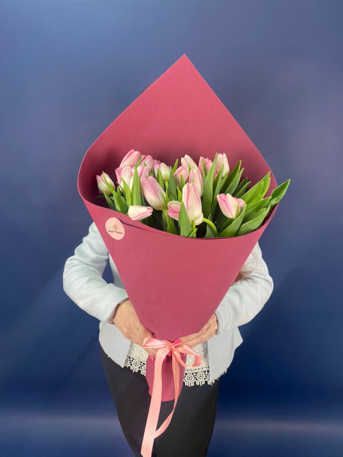 25 розовых тюльпанов