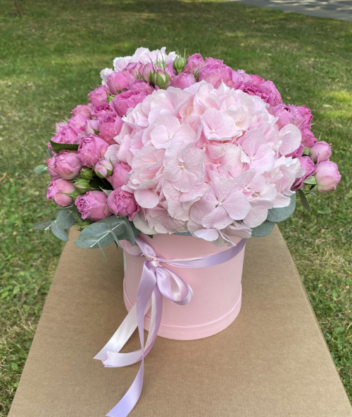 Коробка Мисти Баблс с гортензиями