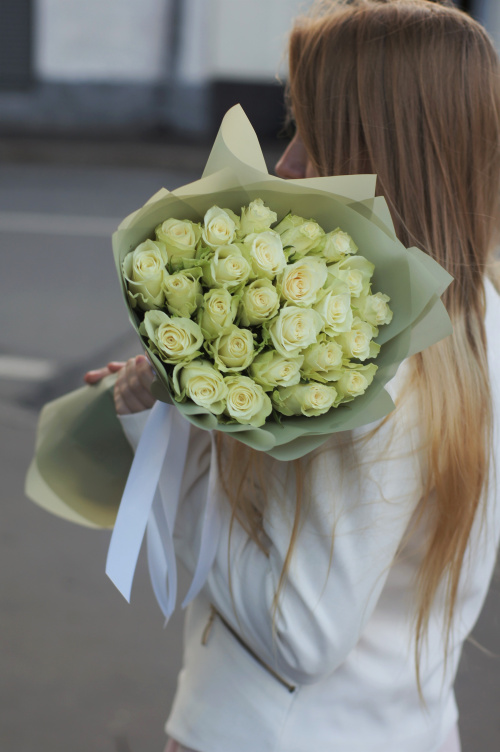 25 белых роз (Кения)