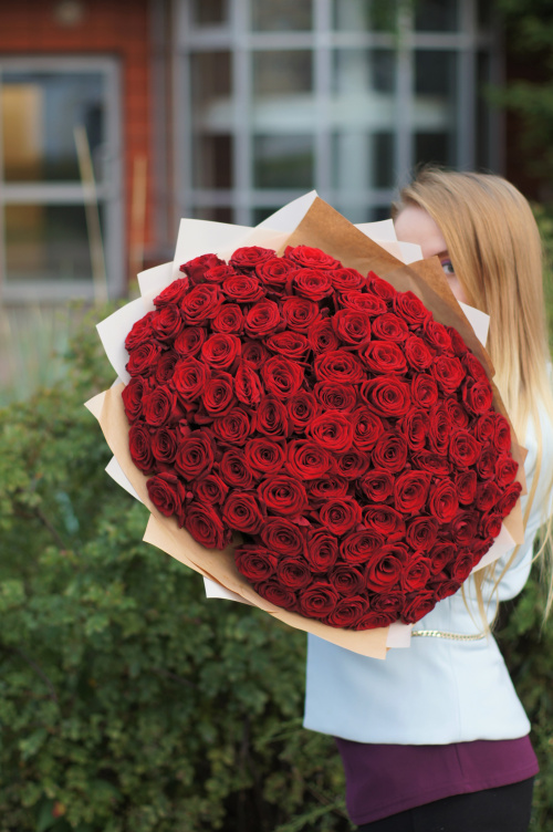 101 красная роза