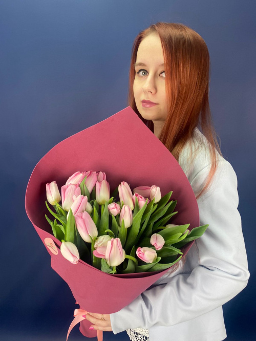 25 розовых тюльпанов