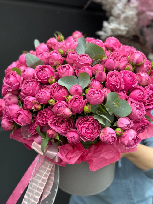 Коробка кустовых пионовидных роз Мисти Баблс