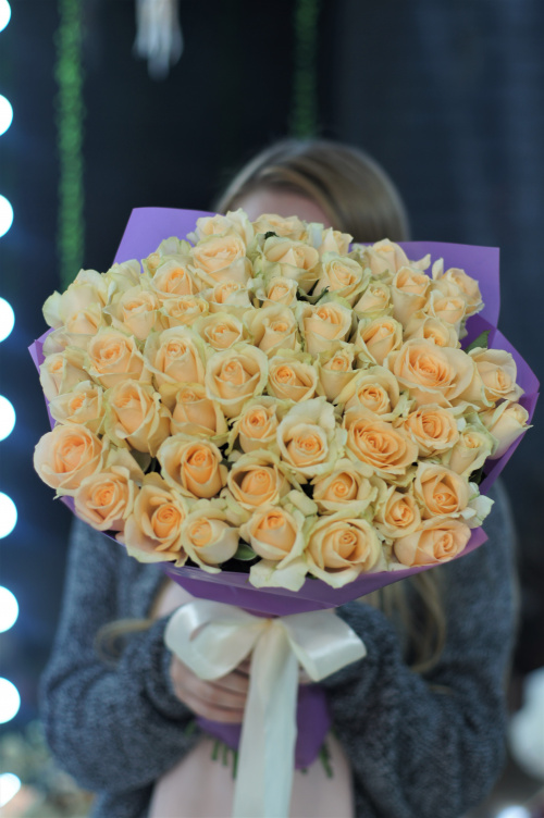 51 кремовая роза