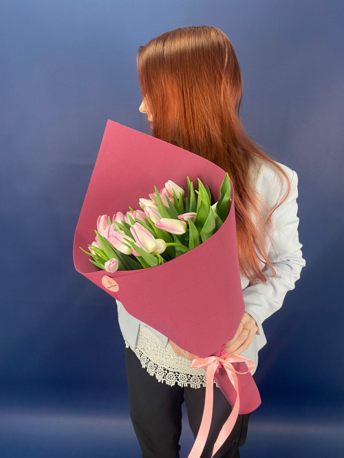 25 розовых тюльпанов