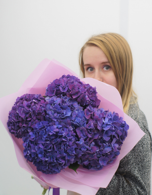 Букет фиолетовых гортензий