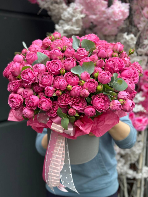 Коробка кустовых пионовидных роз Мисти Баблс