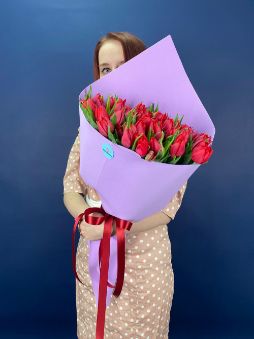 51 пионовидный красный тюльпан