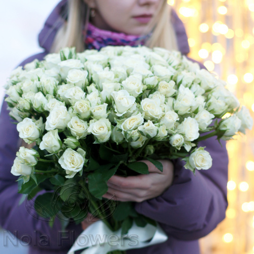 21 белая кустовая роза