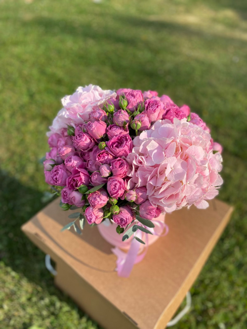 Коробка Мисти Баблс с гортензиями