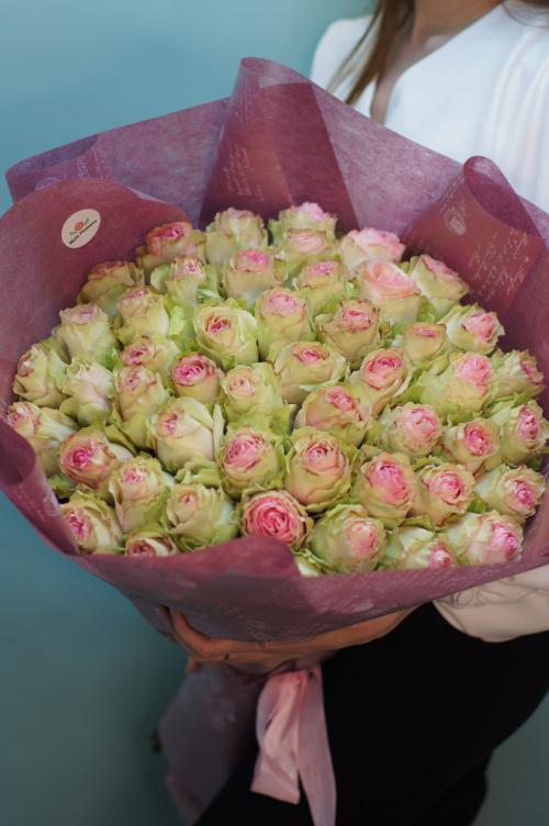 51 розово-белых роз (Эквадор)