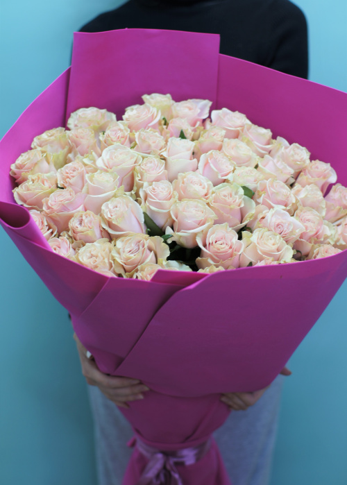 51 роза Пинк Мондиаль (Эквадор)