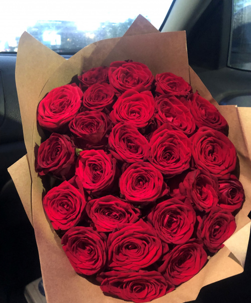 25 красных роз