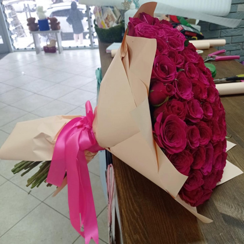 101 малиновая роза (Кения)