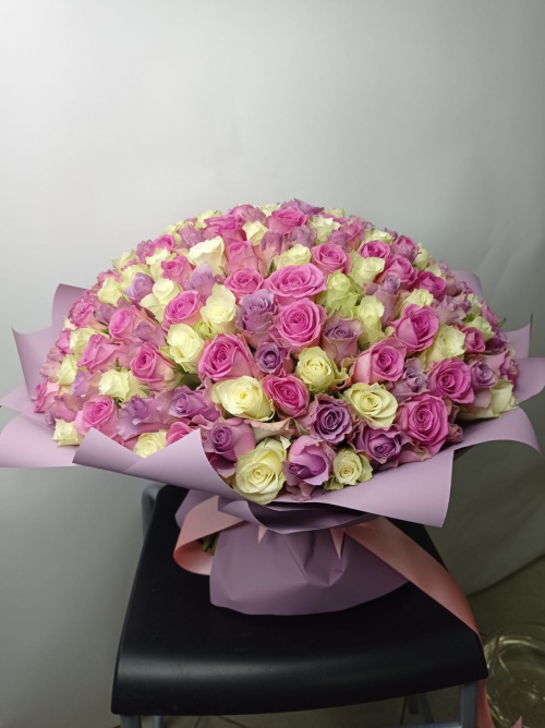 201 лиловая, розовая и оранжевая роза (Кения)