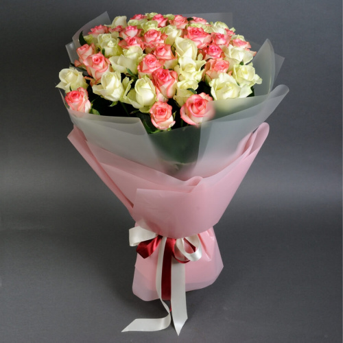 51 белая и розовая роза