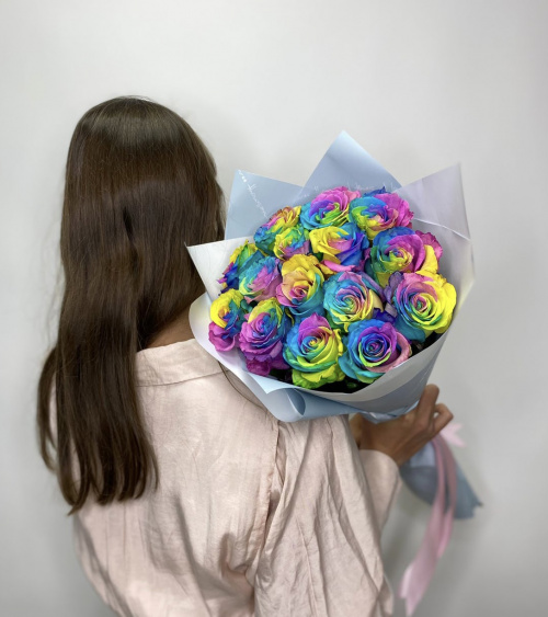 15 радужных роз (Эквадор)