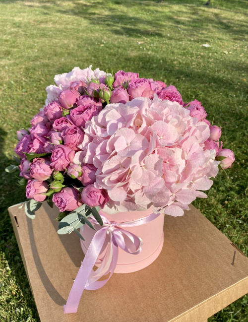 Коробка Мисти Баблс с гортензиями