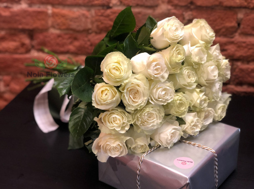 25 белых роз (Эквадор)