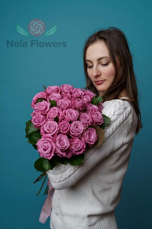 25 лиловых роз