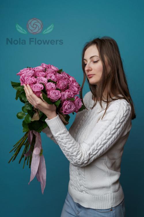 25 лиловых роз