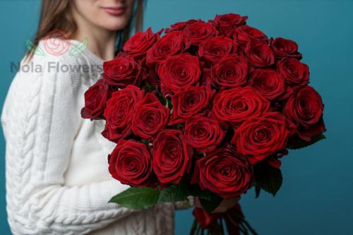 25 красных роз