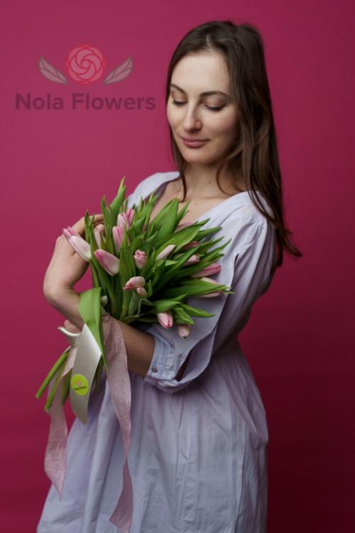 25 розовых тюльпанов